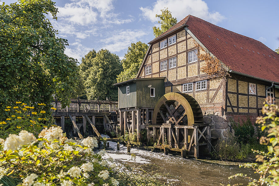 Das Wasserrad der historischen Mühle in Moisburg