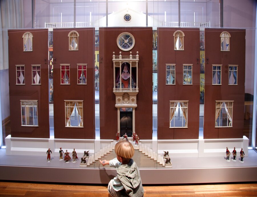 "Dingley Hall" - größtes Puppenhaus der Sammlung mit einer beeindruckenden Entstehungsgeschichte, Foto: Stiftung Spiel Größtes Puppenhaus der Sammlung des Spielmuseums Soltau