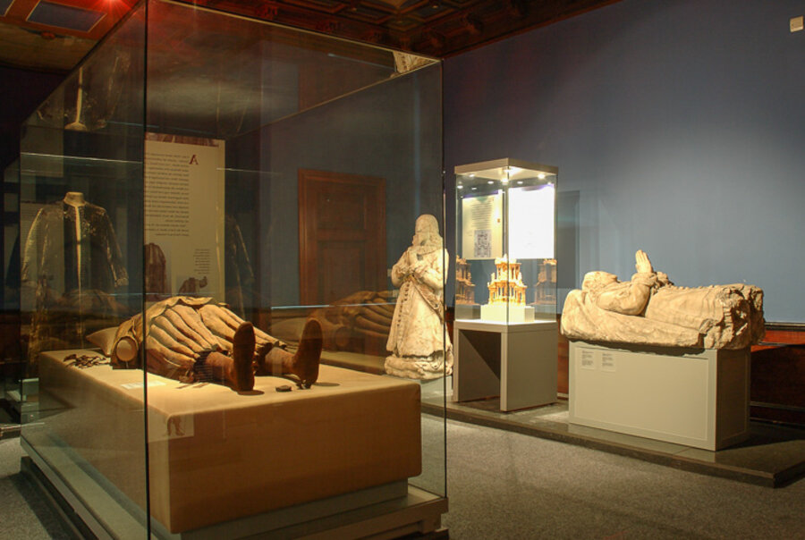 Grabgelege, Foto: Landesmuseum für Kunst und Kulturgeschichte Grabgelege im Landesmuseum für Kunst und Kulturgeschichte