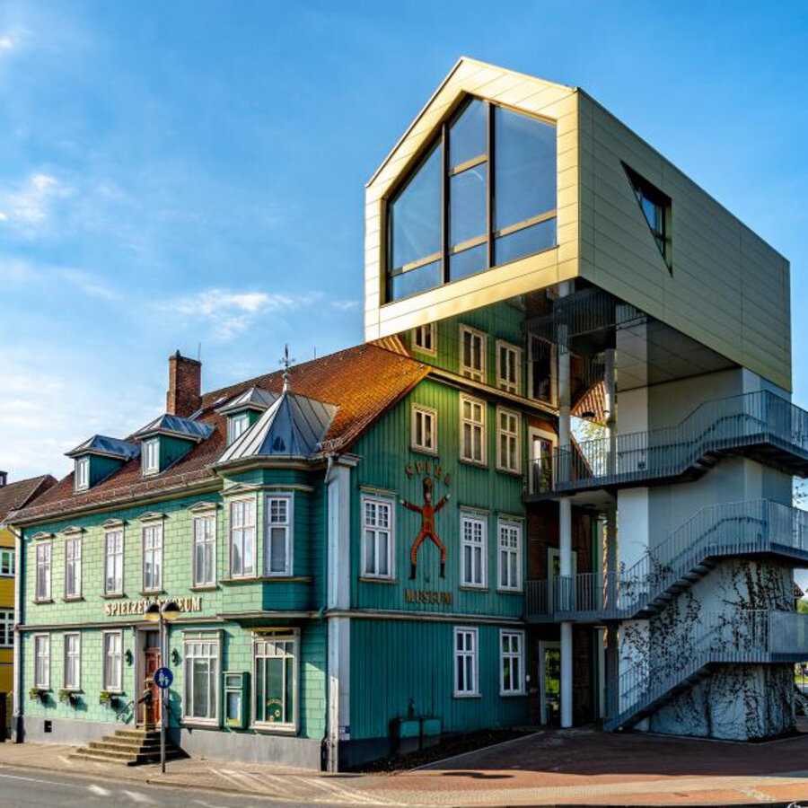 Bildung obenauf: Stammhaus des Spielmuseums und "Fliegendes Klassenzimmer" als museumspädagogischer Multifunktionsraum, Foto: Stiftung Spiel Stammhaus des Spielmuseums